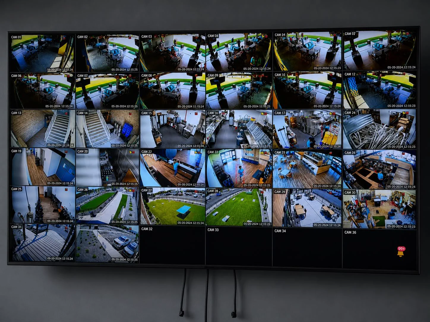 Pantalla de monitoreo con vistas de cámaras de Crush Clearfield